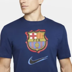 Nike FC Barcelona Crest 92 Trap 22/23 Short Sleeve T-Shirt -Softee Sport Zone nike fc barcelona crest 92 trap 22 23 short sleeve t shirt 2
